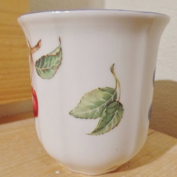 Villeroy & Boch COTTAGE Mugs Cherries & Blueberries~ Germany - Picture 2 of 9